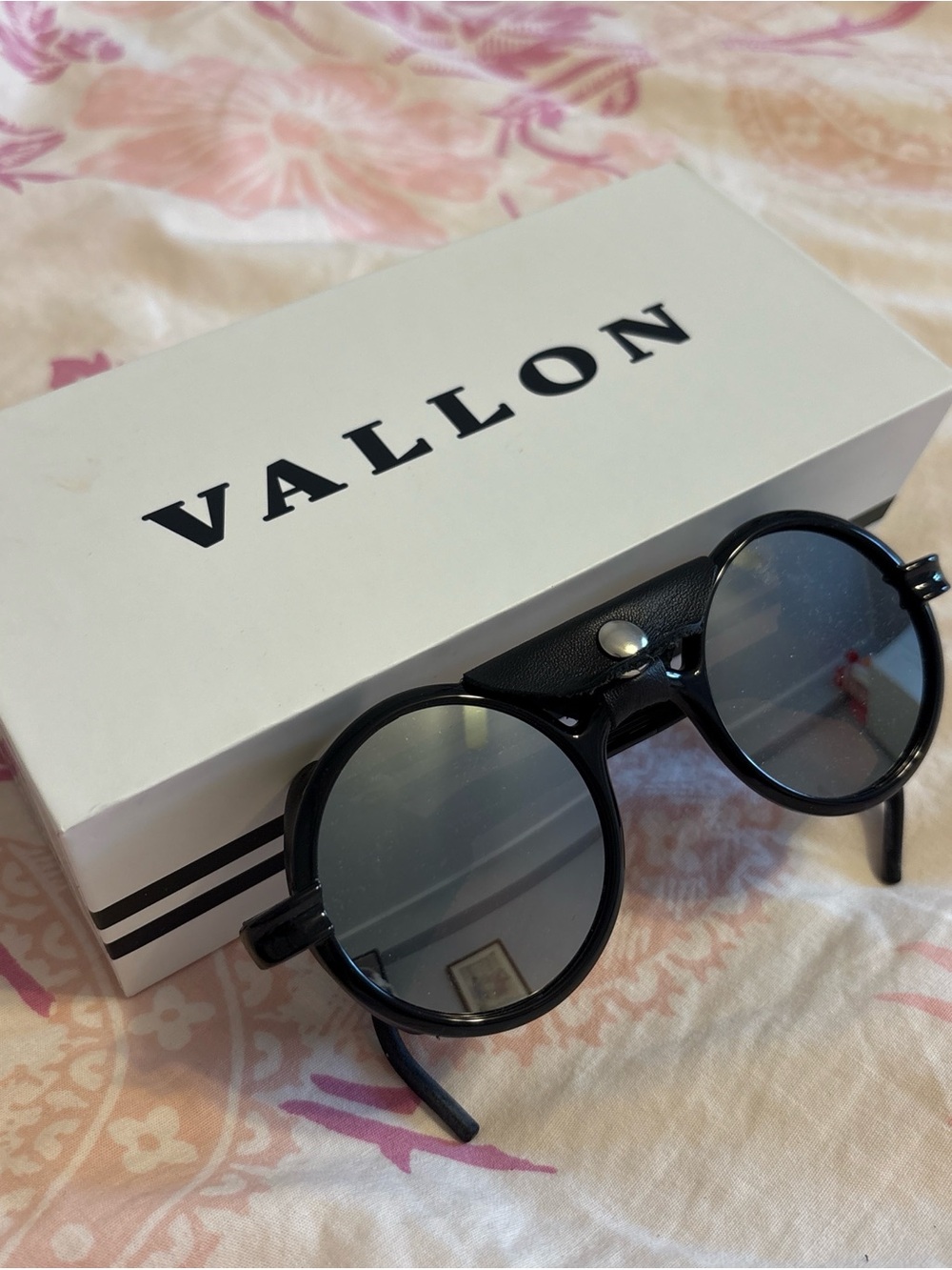 Vallon Black Round Men's Sunglasses with Reflective Lenses